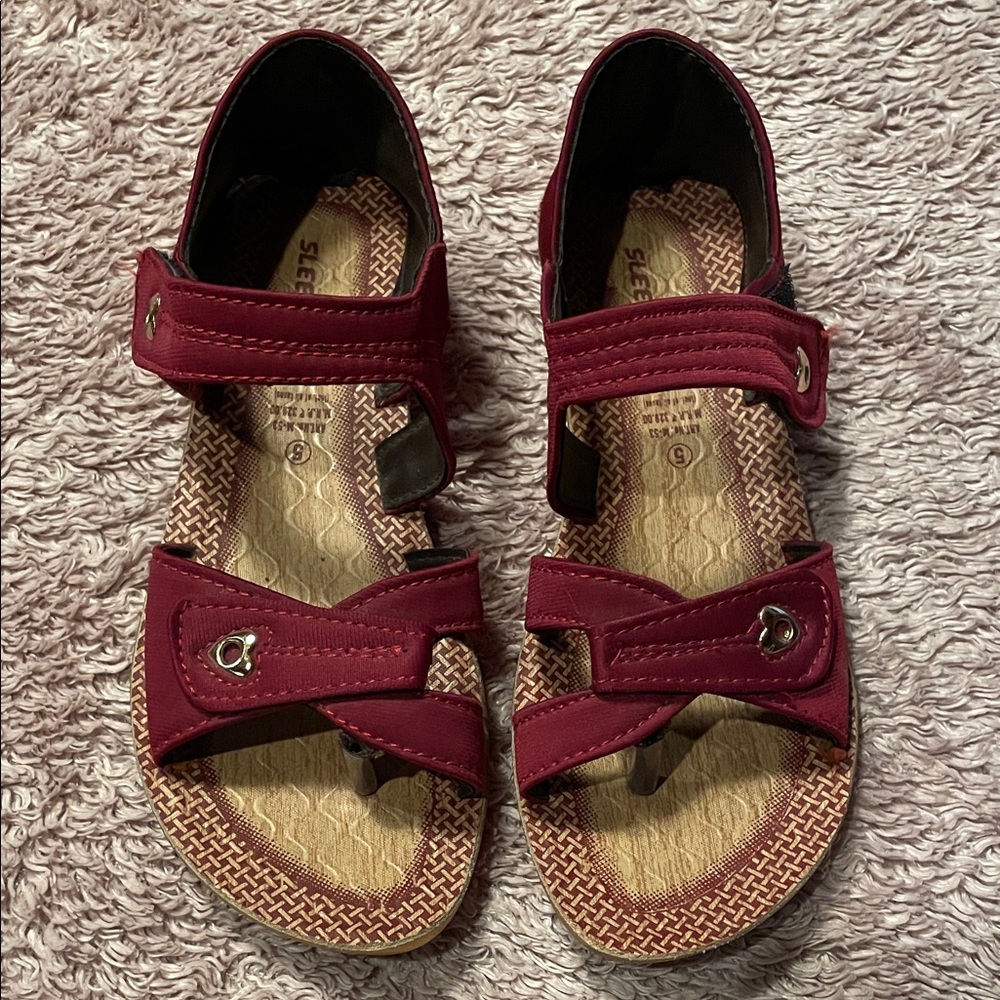 Sleek Star “Made In India” women’s Sandal - size 5